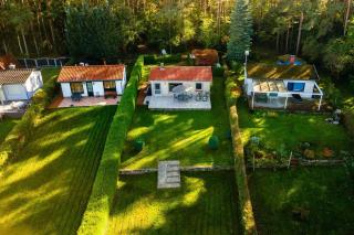 Ferienhaus-Haus-am-See-mit-Wassergrundstueck - 8
