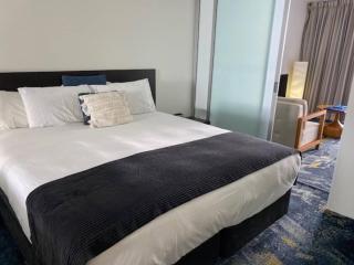Lovely Waterfront Apartment at Harbour Lights - Cairns - 5