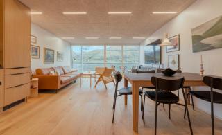 Charming Boathouse with Panoramic Fjord Views - 8