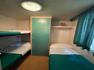 Family & Dog-Friendly Stay - 1