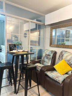 ASigned Staycation - - 4