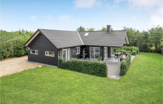 Four-Bedroom Holiday Home In Tarm - 2