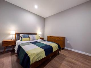 328 Modern 2BR Apt - 7