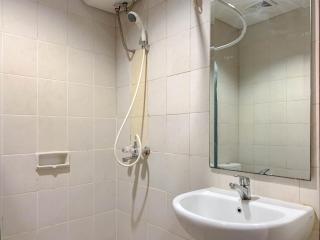 Comfort 1BR Apartment at Thamrin Residence By Travelio - Jakarta - 7