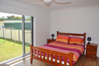 Barefoot Bungalow - Bring your own linen - Hat Head - 1