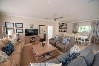 Lovely 2 bedroom rental unit with exquisite views - Plettenberg Bay - 4