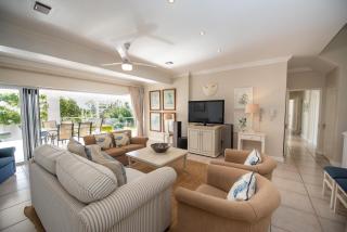 Lovely 2 bedroom rental unit with exquisite views - 3