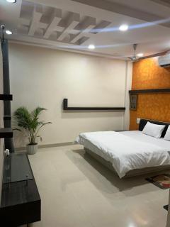Satyabhama HomeStay-Pearl-Luxury two BHK Appartment - Indore - 1
