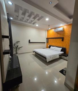 Satyabhama HomeStay-Pearl-Luxury two BHK Appartment - Indore - 9