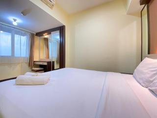 Spacious and Modern 2BR at Braga City Walk Apartment By Travelio - Bandung - 7