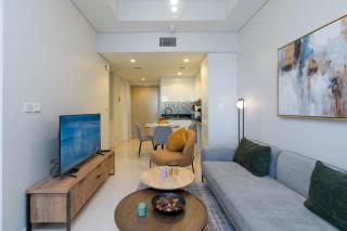 Bright Property City View Prime Location - Dubai - 4