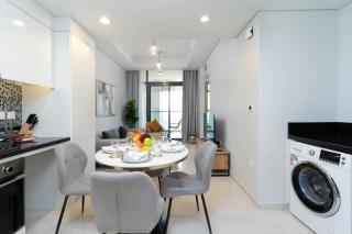 Bright Property City View Prime Location - Dubai - 3