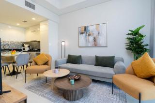 Bright Property City View Prime Location - Dubai - 2