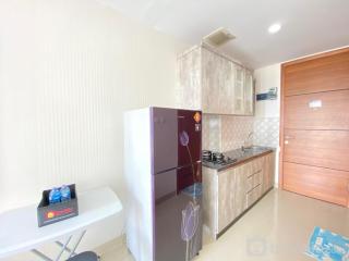 Bright Studio Room at Beverly Dago Apartment By Travelio - Bandung - 9