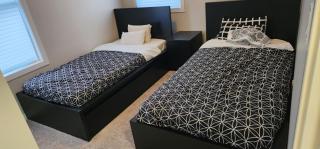 spacious 8 Family friend House - Edmonton - 1