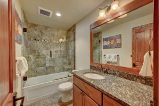 Cozens Pointe I-101 condo - 3