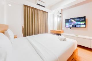 Spacious and Homey Living 3BR at Sky House BSD Apartment By Travelio - 9