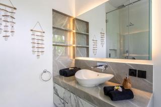Elegance 1 Bedroom Villa BRAND NEW - Kerobokan - 8