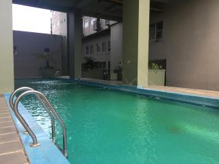 Comfy 2BR Apartment at Grand Asia Afrika By Travelio - Bandung - 5