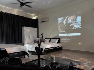 Mount Austin Studio with HD projector Fast Wifi - Johor Bahru - 6
