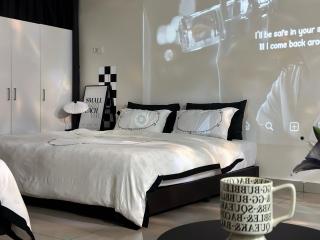 Mount Austin Studio with HD projector Fast Wifi - Johor Bahru - 4
