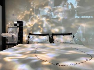 Mount Austin Studio with HD projector Fast Wifi - Johor Bahru - 2