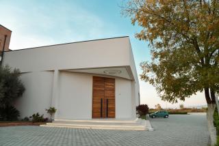 Hotel Albulena - - 7
