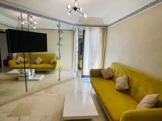 Confort et Style Studio Chic avec Piscine - 4