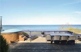 Four-Bedroom Holiday Home In Stroby - 9