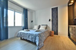 centre ville grand studio neuf climatisé +balcon - Saint-Raphaël - 3