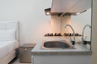 Delightful Luxurious Studio Apartment Connected to Pakuwon Mall at Supermall Mansion By Travelio - Surabaia - 5