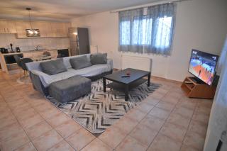 Emily's apartment - Kastoria - 7