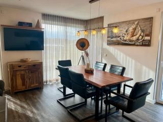 Exklusives Ferienhaus am See mit Hund, Sauna, Garten, 140qm - Krakow am See - 2