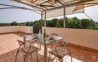 Stunning Apartment In Lamezia Terme - 3