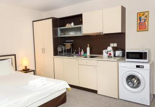 Sunny Studio in Hotel Berlin, Steps from the Beach! by Flat Mаnager - Golden Sands - 4