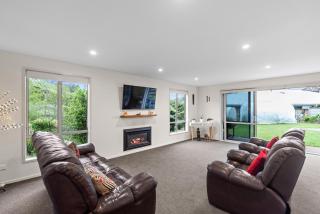 The Red Door - New Plymouth Holiday Home - New Plymouth - 8