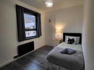 Regina Apartment in Fort William - Fort William - 3