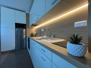 Great Forest View Penthouse Apartment - 8