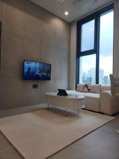 Warm house, new building, 동대문역사문화공원역 - Seul - 8