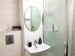 Wygodny dwupokojowy apartament pomiedzy lotniskiem a centrum - 7