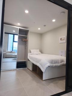 Warm house, new building, 동대문역사문화공원역 - Seul - 2