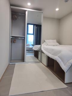 Warm house, new building, 동대문역사문화공원역 - Seul - 3