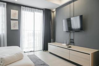 Comfort Studio at Daan Mogot City Apartment By Travelio - 1
