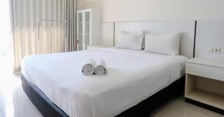 Homey and Cozy Studio Apartment at Dago Suites By Travelio - Bandung - 4