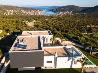 Villa Koko Vinišće with heated pool and sea view - Vinišće - 0