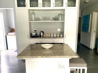 Beach House on 5th Hermanus - 5