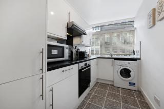2 Bed Apartment- Central London- Lift & Balcony - London - 7