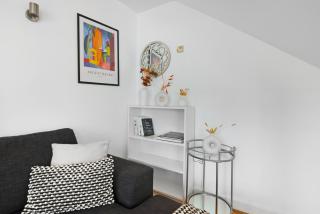 2 Bed Apartment- Central London- Lift & Balcony - London - 1