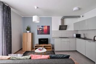 Golden Apartments/Op32 - 5