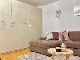 Apartment No 902 Circului Park Tower - 4